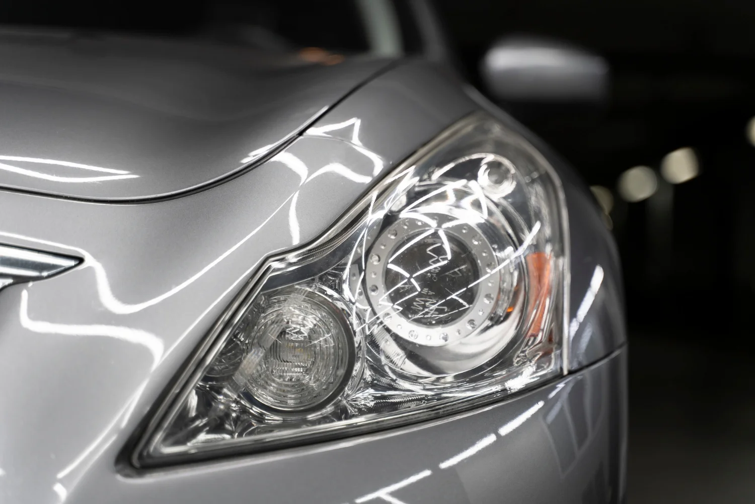 Jaki jest koszt wymiany reflektorów samochodowych u mechanika?